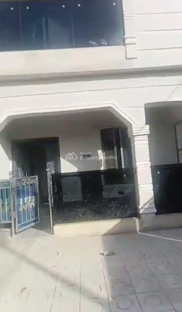 Newly Built 5 Bedroom Duplex, Off Akinhanmi Street, Surulere, Lagos, Terraced Duplex for Rent