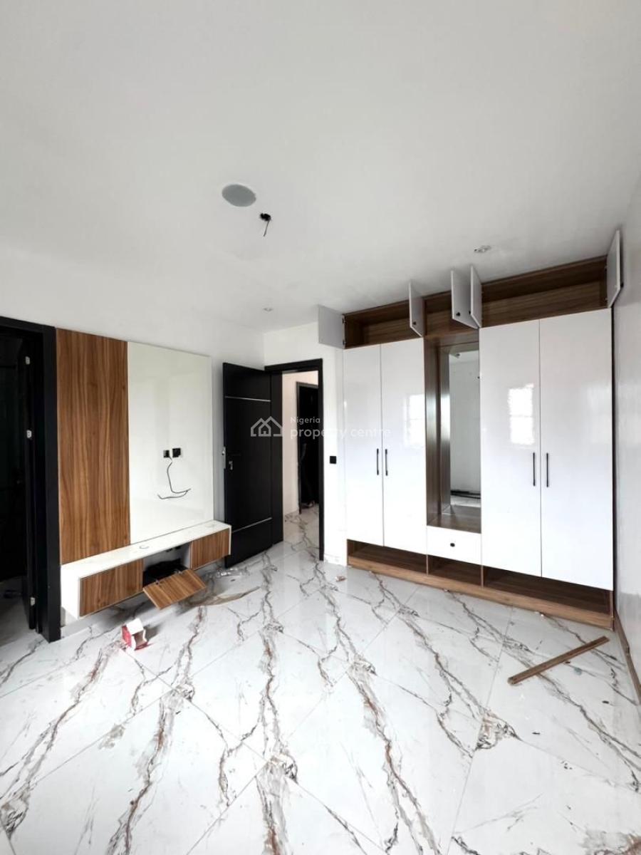2 Bedroom Apartment with Elevator and Swimming Pool, Ikate, Lekki, Lagos, Flat / Apartment for Rent