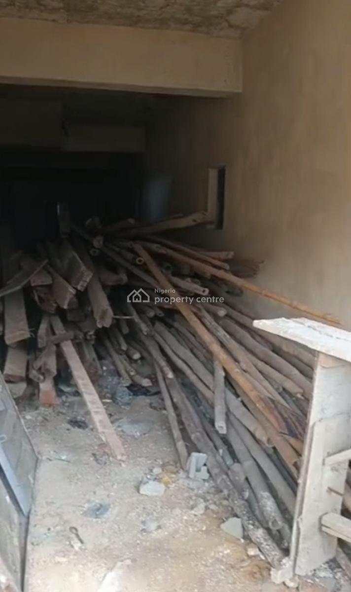 Medium Sized Warehouse Good for Storage., Randle, Ojuelegba, Surulere, Lagos, Warehouse for Rent