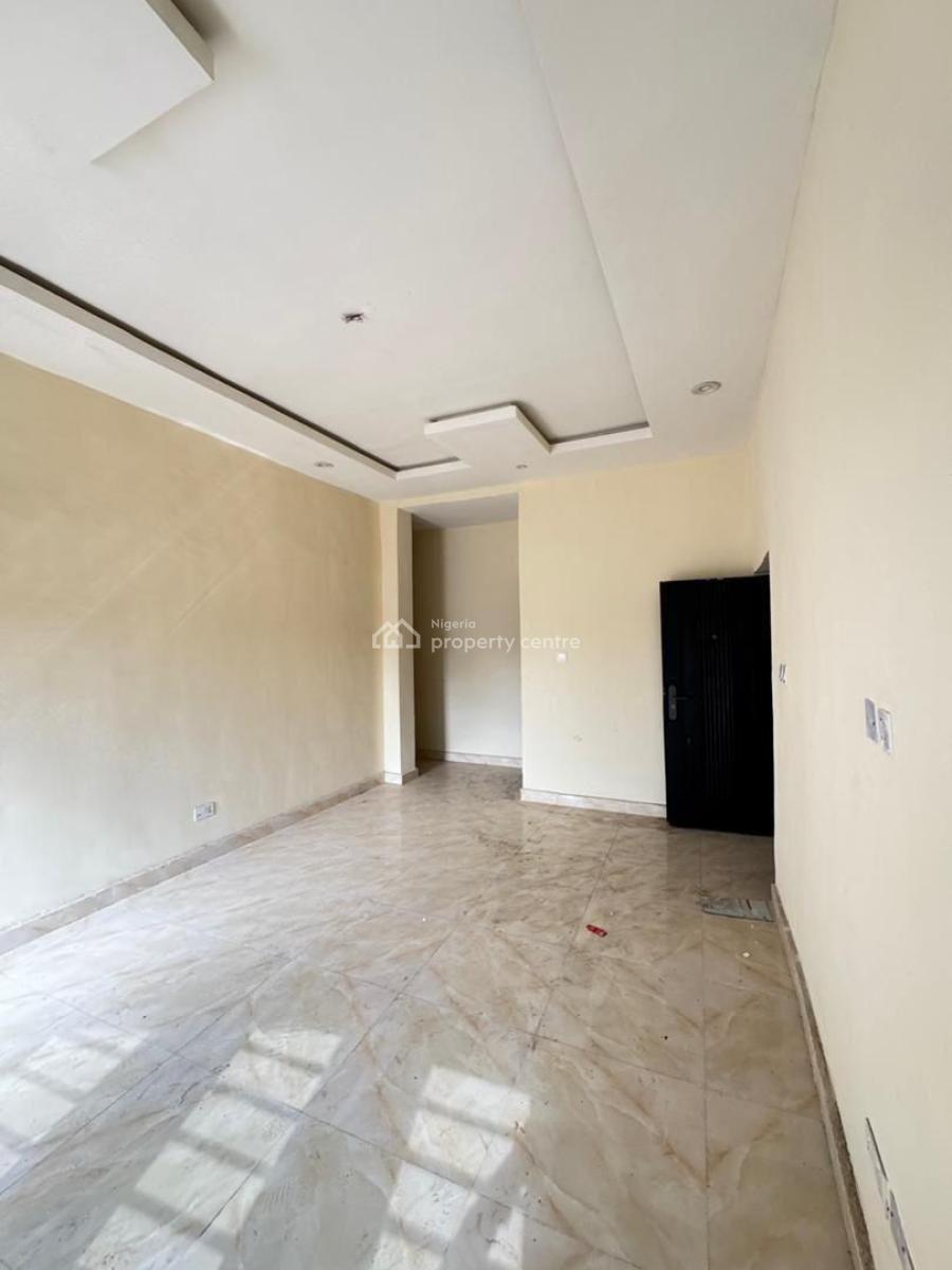 Nicely Built 3 Bedroom Apartment, Yaba, Lagos, Flat / Apartment for Sale