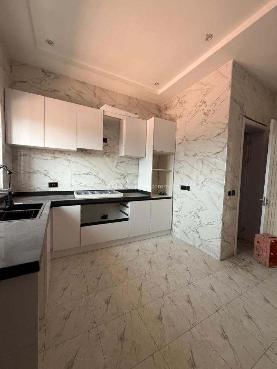 Spacious Luxury 3-bedroom Penthouse with Modern Features in a Serene E, Lekki Right Hand Side., Lekki Phase 1, Lekki, Lagos, Flat / Apartment for Rent