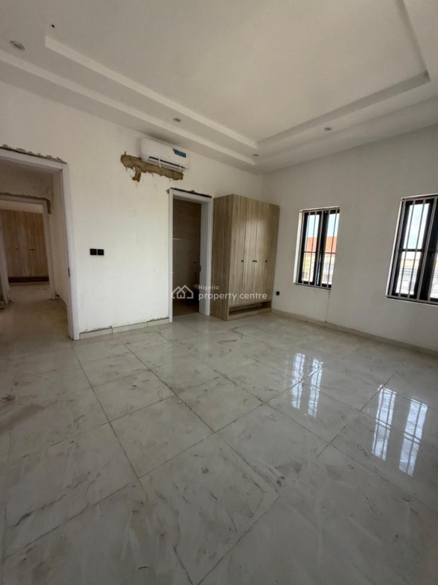 Spacious Luxury 3-bedroom Penthouse with Modern Features in a Serene E, Lekki Right Hand Side., Lekki Phase 1, Lekki, Lagos, Flat / Apartment for Rent
