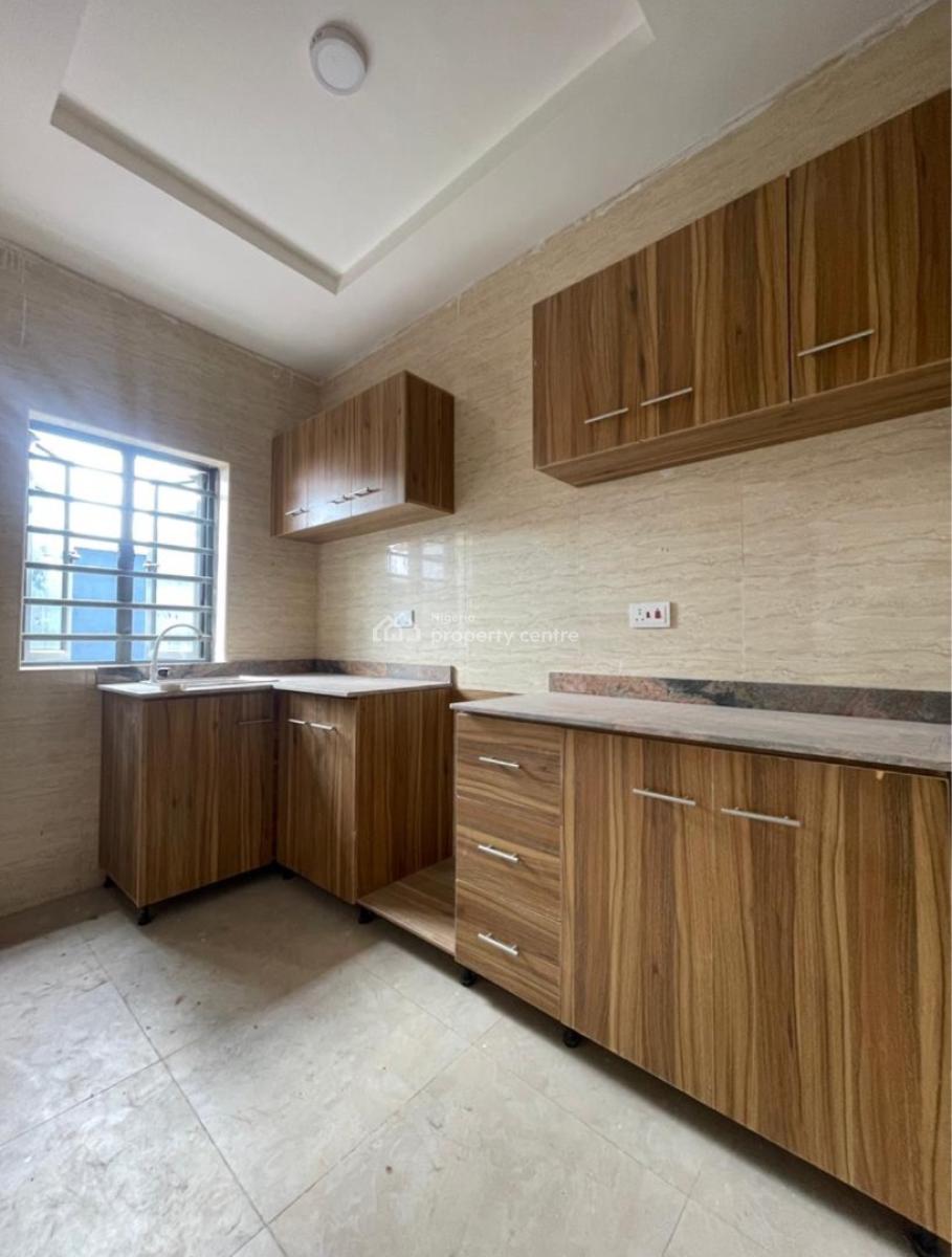 Lovely 2 Bedroom Apartment, Ojuelegba, Surulere, Lagos, Flat / Apartment for Rent