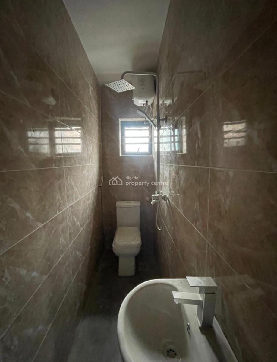 Lovely 2 Bedroom Apartment, Ojuelegba, Surulere, Lagos, Flat / Apartment for Rent