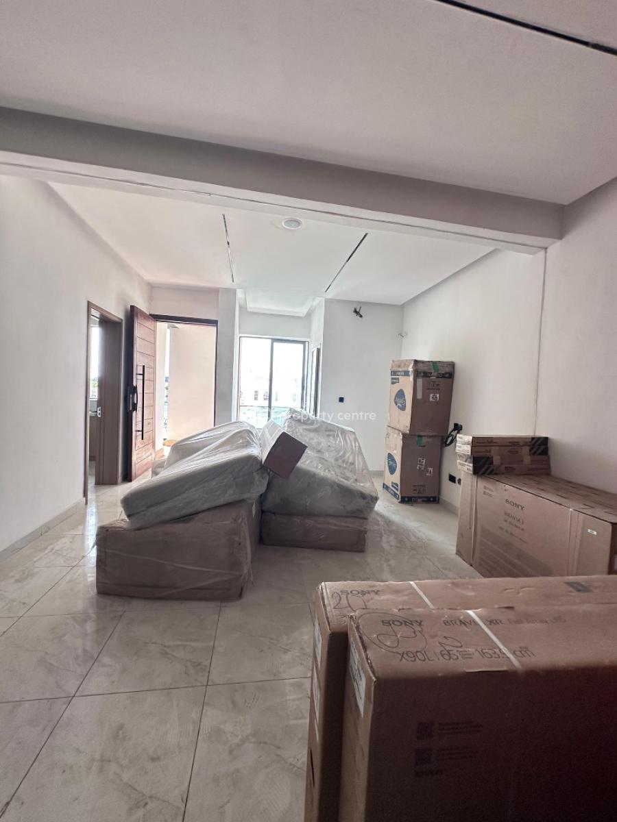 2 Bedroom Apartment with Pool &gym, Lekki Phase 1, Lekki, Lagos, Flat / Apartment for Rent