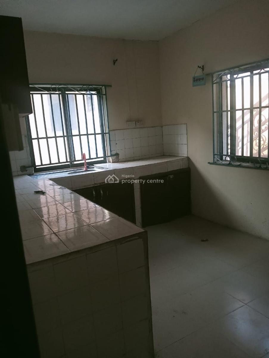 Well Spacious 3 Bedroom Flat in a Secured Estate, Unilag Estate, Gra Phase 1, Magodo, Lagos, Flat / Apartment for Rent