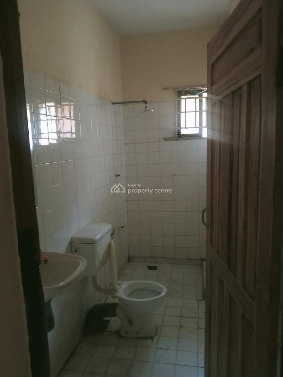 Well Spacious 3 Bedroom Flat in a Secured Estate, Unilag Estate, Gra Phase 1, Magodo, Lagos, Flat / Apartment for Rent