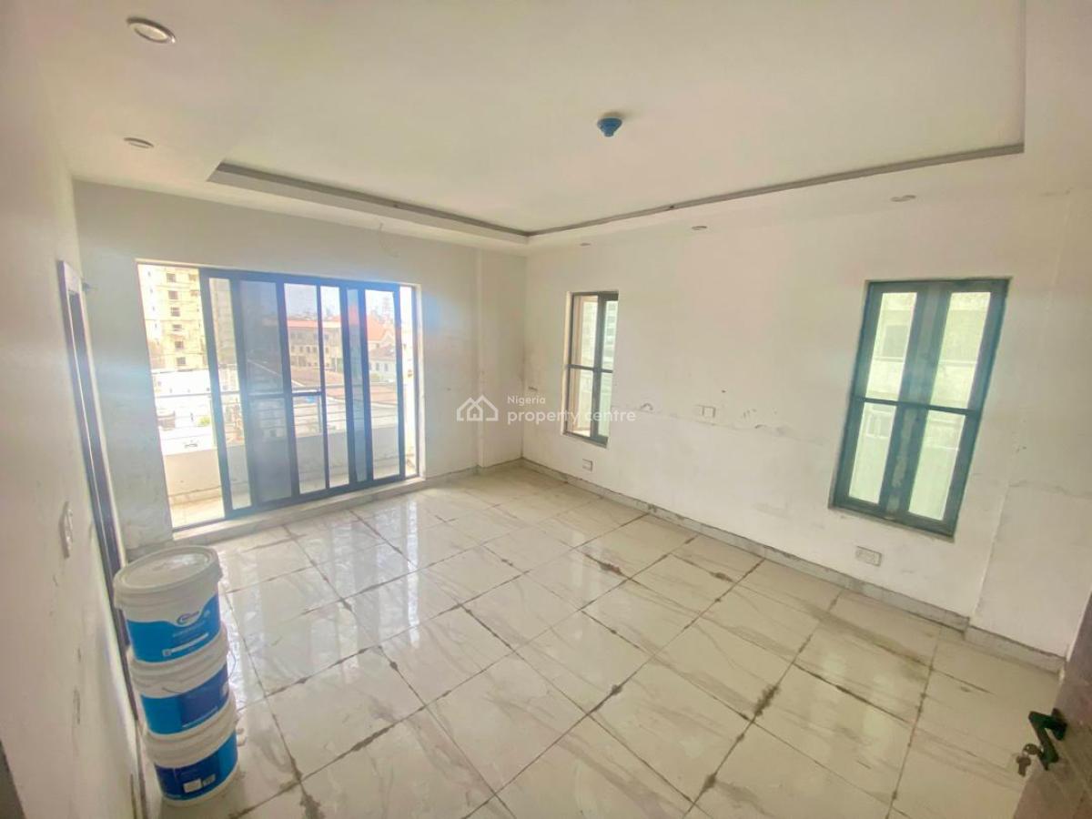 Serviced 2-bedroom Apartments in a Premium Estate, Periwinkle Estate, Lekki Phase 1, Lekki, Lagos, Flat / Apartment for Rent