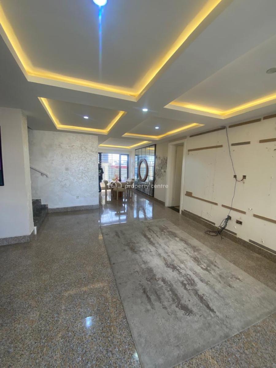 Luxury 4 Bedroom Penthouse on 3floors with Bq, Ikate Lekki Right, Lekki, Lagos, Flat / Apartment for Rent
