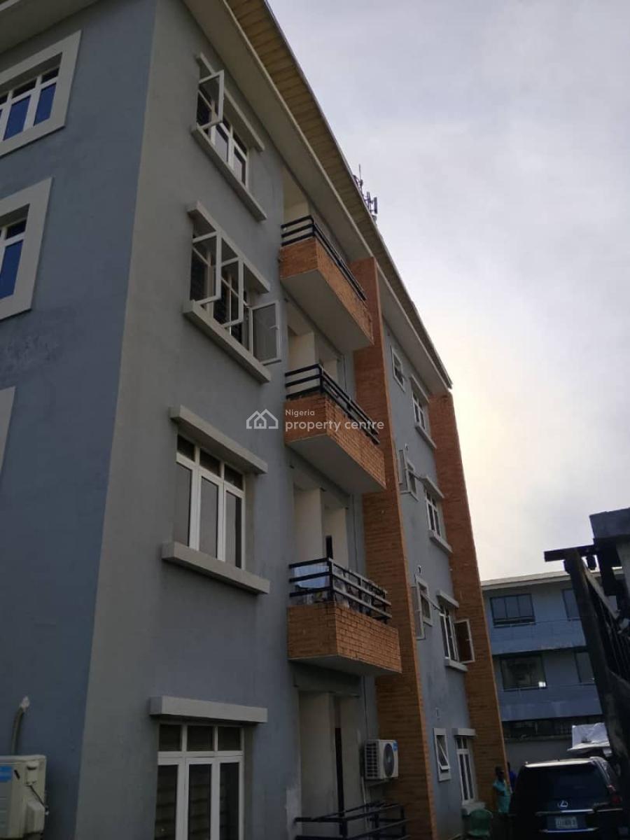Distress Furnished 3 Bedroom Apartment with Bq, Kenneth Odidika Estate, Ologolo, Lekki, Lagos, Flat / Apartment for Sale