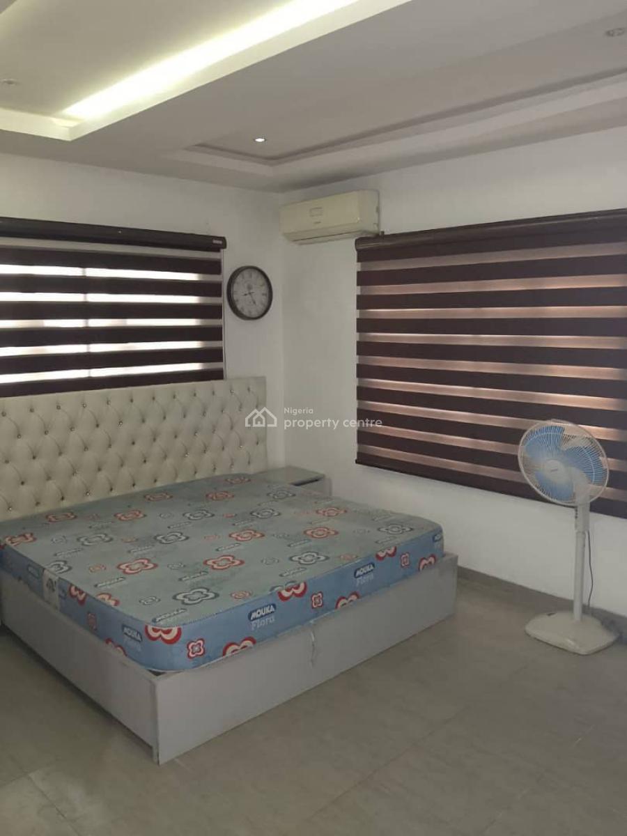 Distress Furnished 3 Bedroom Apartment with Bq, Kenneth Odidika Estate, Ologolo, Lekki, Lagos, Flat / Apartment for Sale