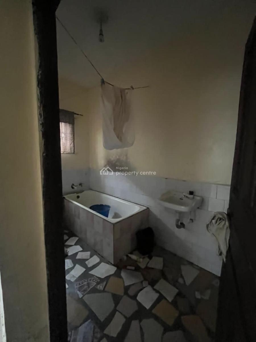 2 Bedroom Apartment, Shegun Maru Street, Gra Phase 1, Magodo, Lagos, Flat / Apartment for Rent