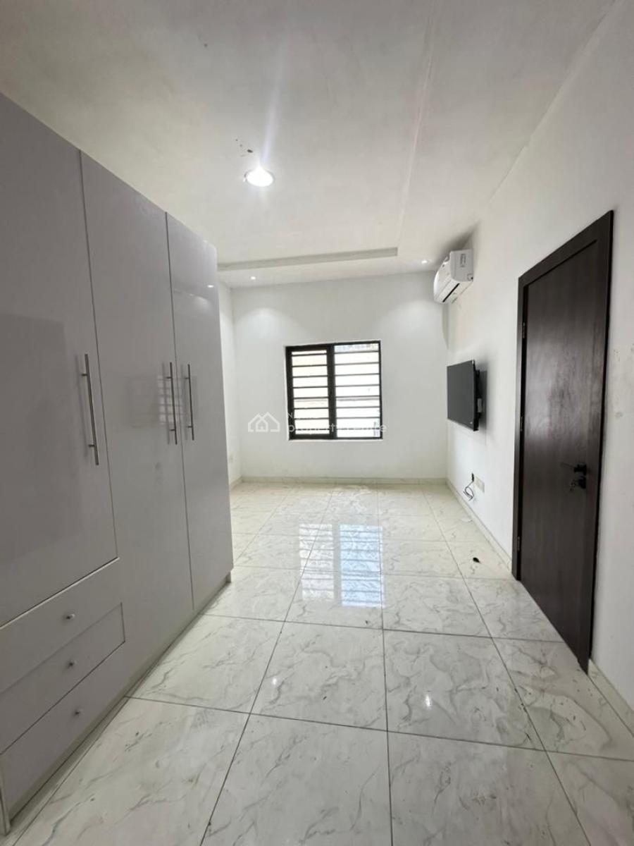 Decently Finished 2 Bedroom Apartment, Lekki Phase 1, Lekki, Lagos, Self Contain (single Rooms) for Rent