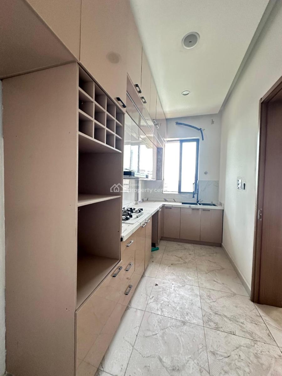 2 Bedroom Apartment with Pool & Gym, Lekki Phase 1, Lekki, Lagos, Self Contain (single Rooms) for Rent