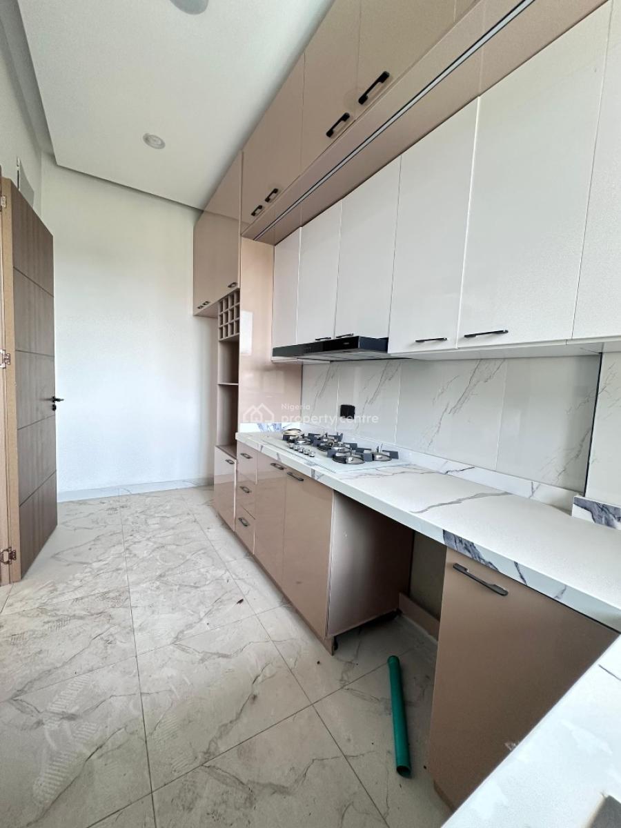 2 Bedroom Apartment with Pool & Gym, Lekki Phase 1, Lekki, Lagos, Self Contain (single Rooms) for Rent
