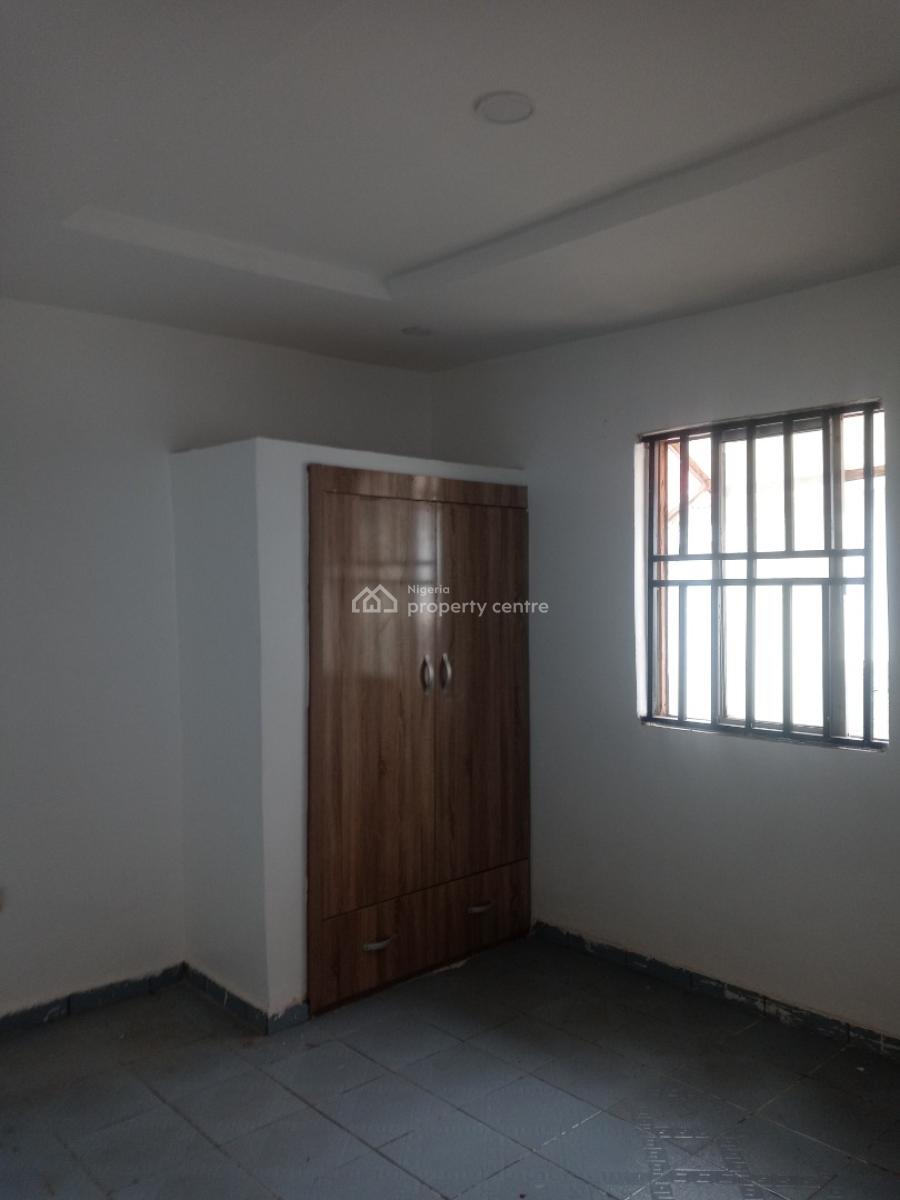 Clean 1 Bedroom Bq, Area 2, Garki, Abuja, Flat / Apartment for Rent