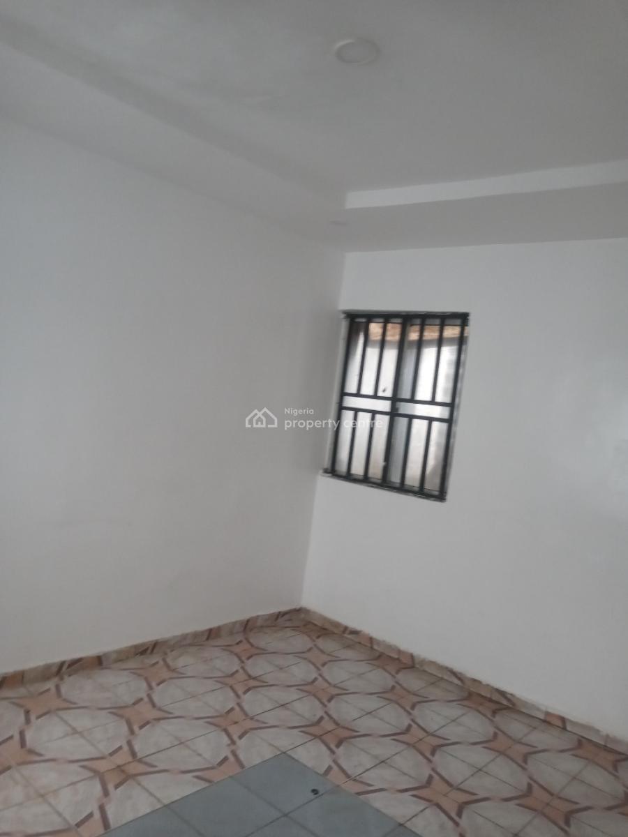 Clean 1 Bedroom Bq, Area 2, Garki, Abuja, Flat / Apartment for Rent