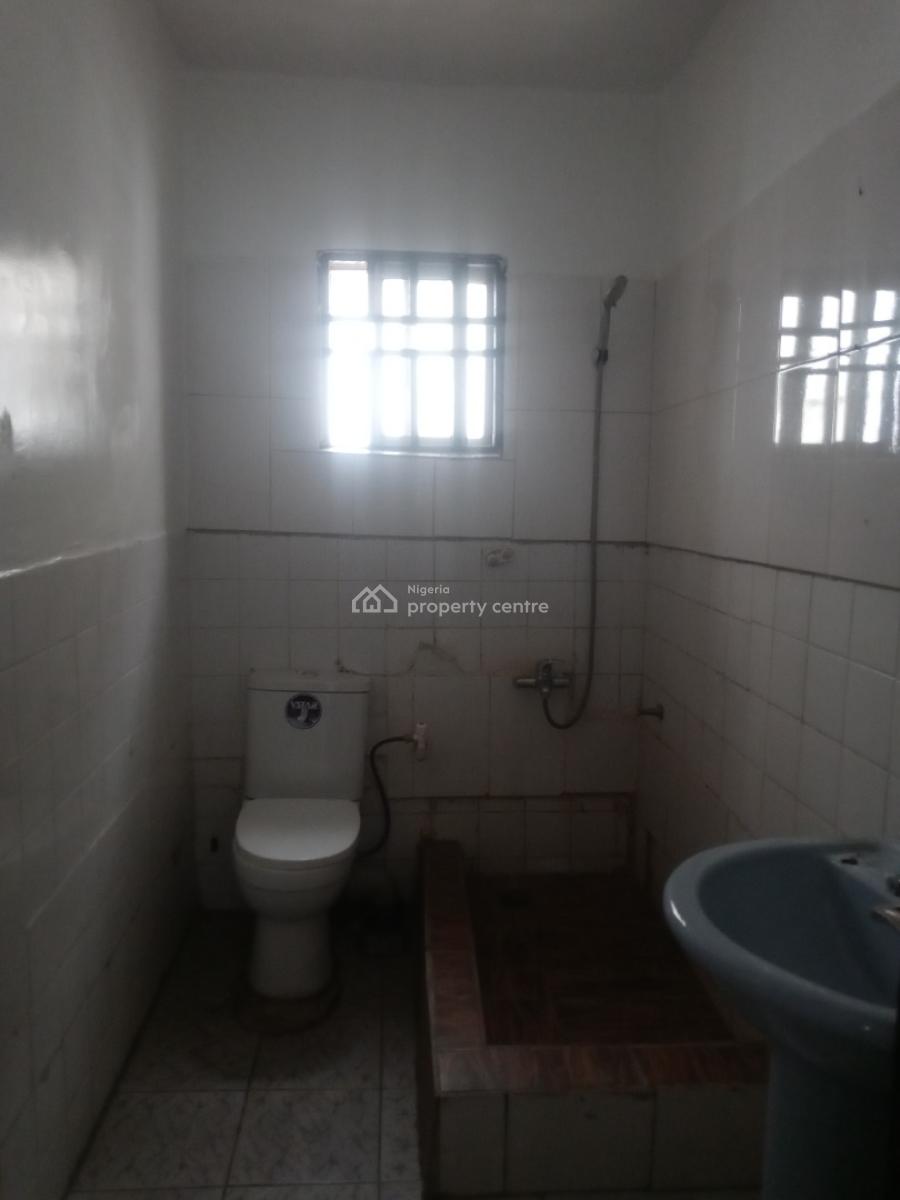 Clean 1 Bedroom Bq, Area 2, Garki, Abuja, Flat / Apartment for Rent