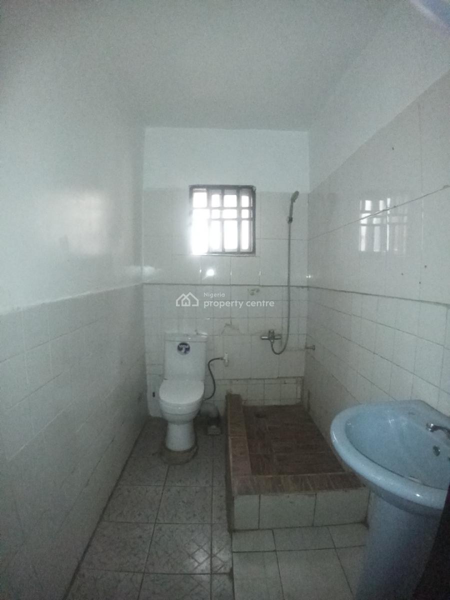 Clean 1 Bedroom Bq, Area 2, Garki, Abuja, Flat / Apartment for Rent