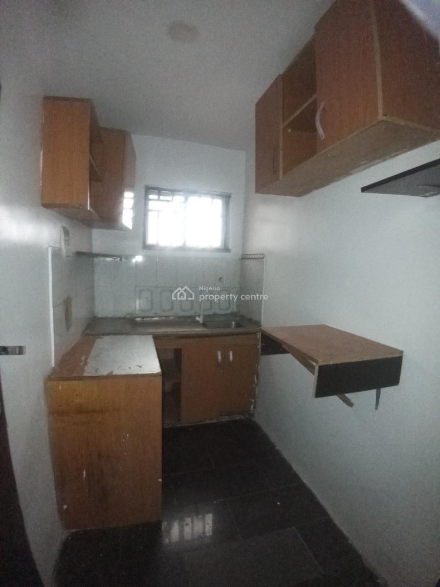 Clean 1 Bedroom Bq, Area 2, Garki, Abuja, Flat / Apartment for Rent