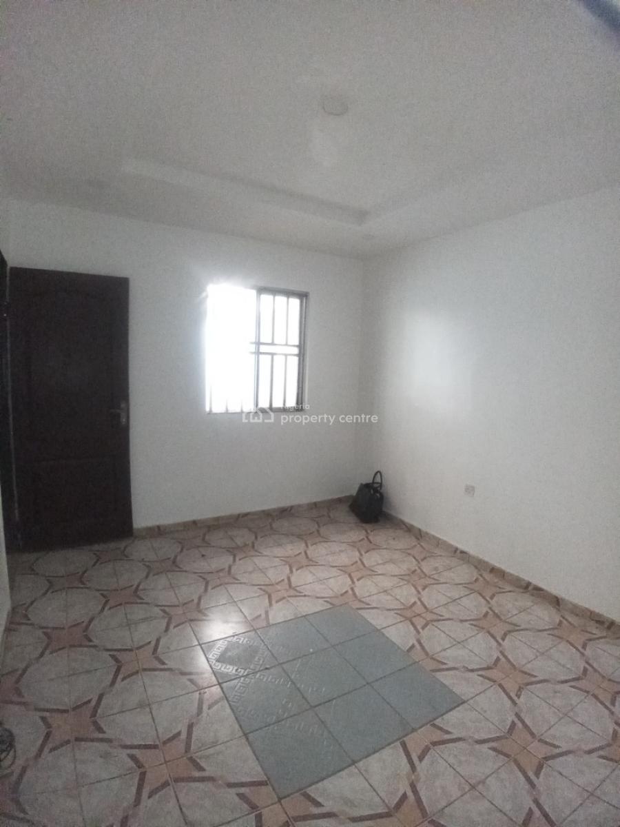 Clean 1 Bedroom Bq, Area 2, Garki, Abuja, Flat / Apartment for Rent