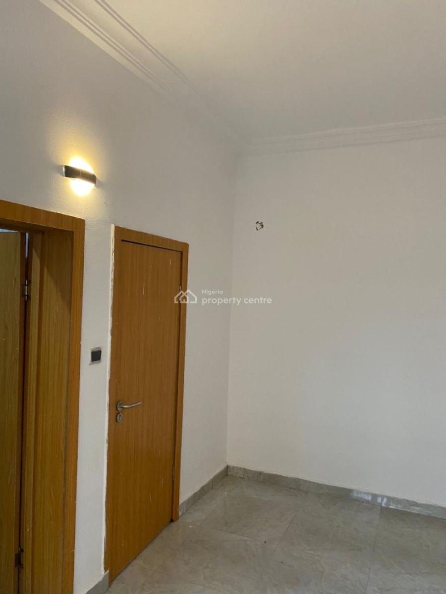 Neatly Used 2 Bedroom Flat, Hopeville Estate, Sky Mall Lane, Sangotedo, Ajah, Lagos, Flat / Apartment for Rent