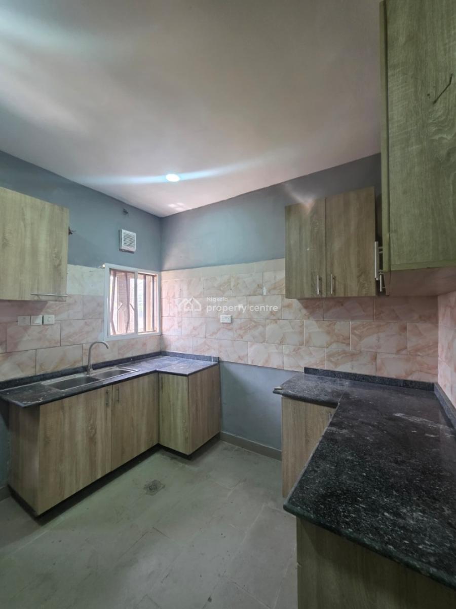Clean and Spacious 4 Bedroom Terrace Duplex with Bq, Guzape District, Abuja, Terraced Duplex for Rent