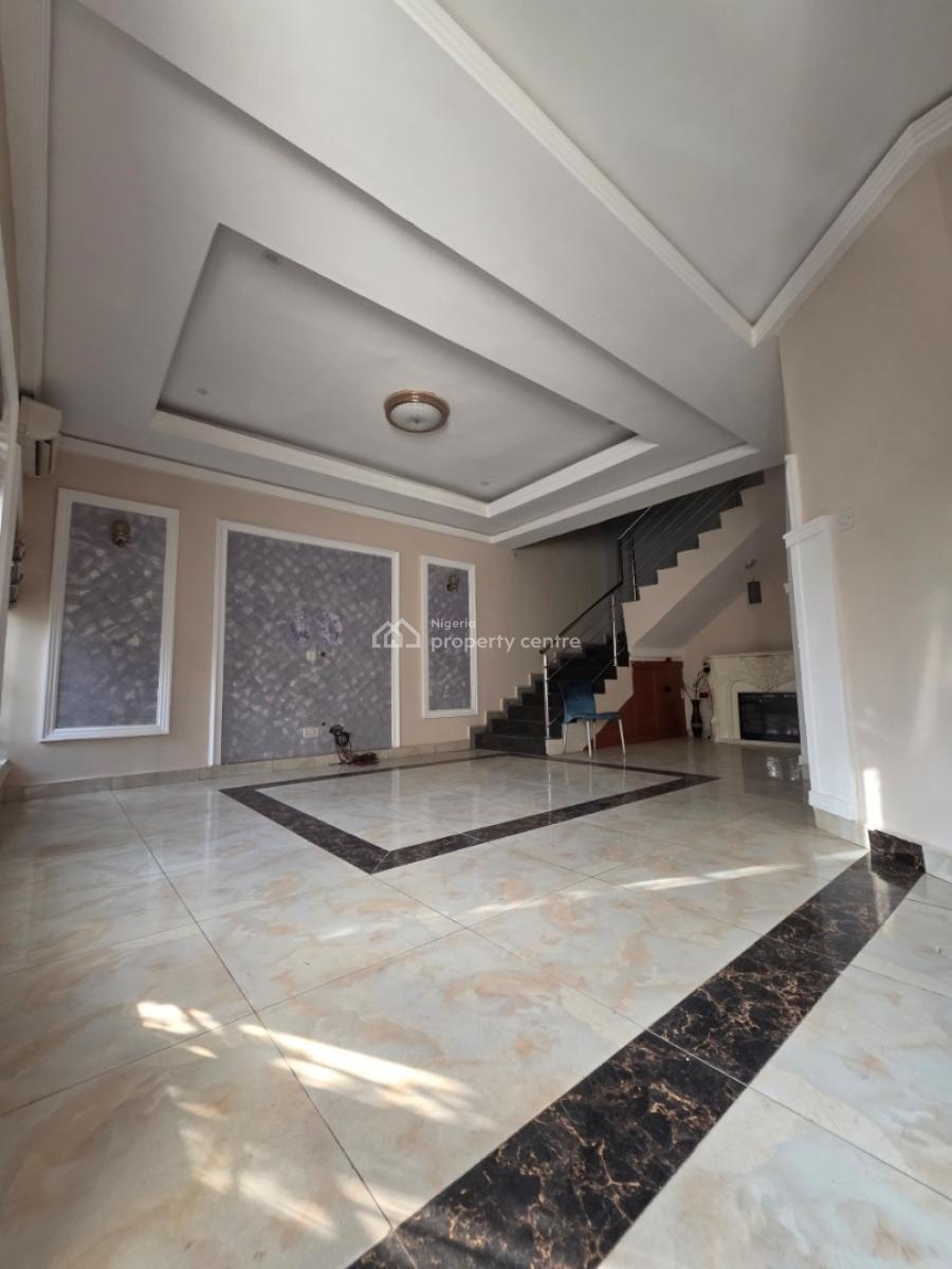 Clean Spacious 4 Bedroom Terrace Duplex with Bq, Guzape District, Abuja, Terraced Duplex for Rent