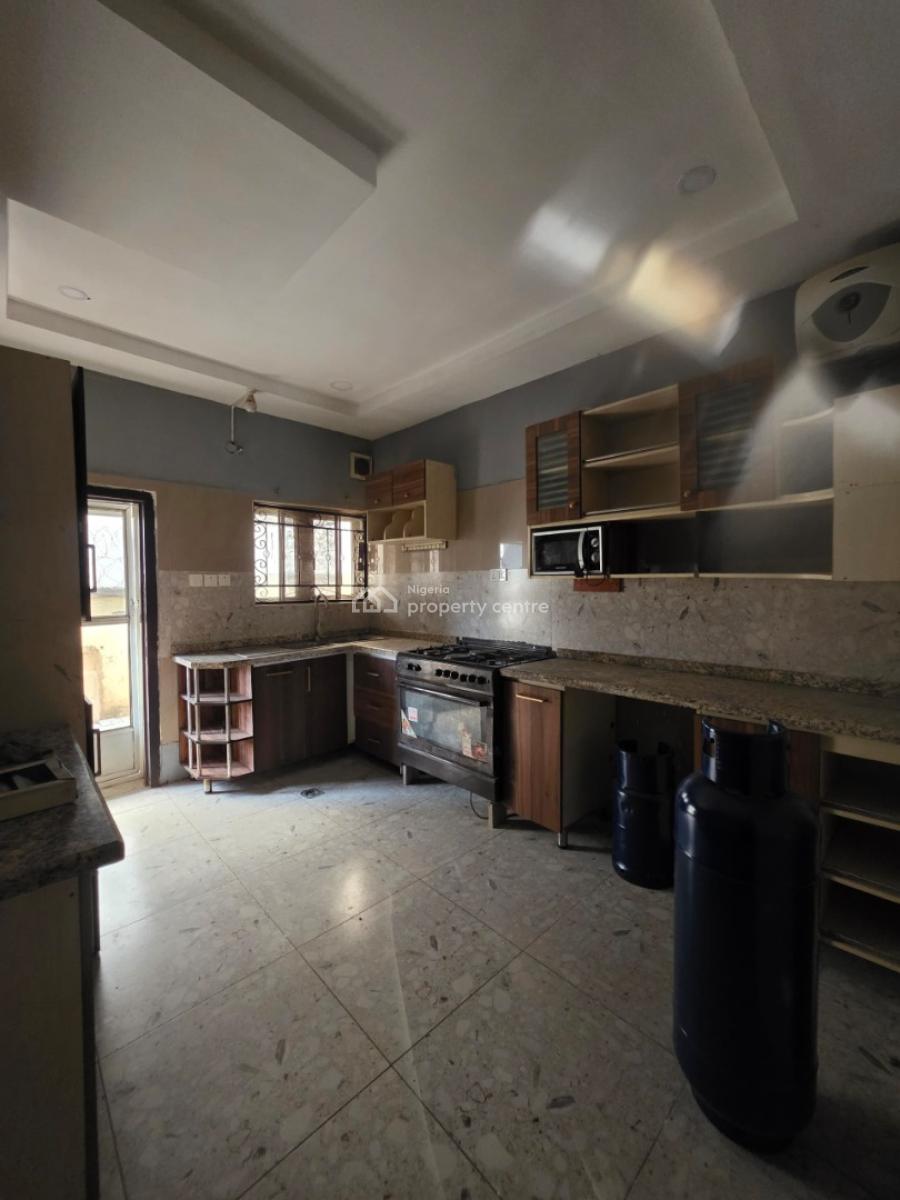Clean Spacious 4 Bedroom Terrace Duplex with Bq, Guzape District, Abuja, Terraced Duplex for Rent