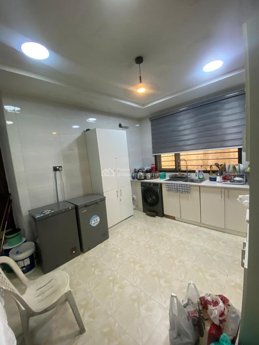 Exquisitely Built 3 Bedroom Apartment with Bq, Lekki Right, Lekki Phase 1, Lekki, Lagos, Flat / Apartment for Rent