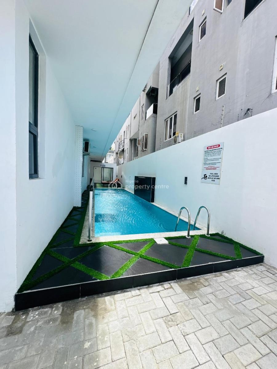Spacious 2 Bedroom Apartment with Pool, Gym & Elevator, Lekki Phase 1, Lekki, Lagos, Block of Flats for Sale