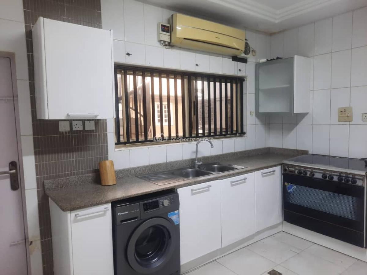3 Bedroom Apartment with Bq, Gym, Swimming Pool & Childrens Play Area, Lekki Phase 1, Lekki, Lagos, Flat / Apartment for Rent