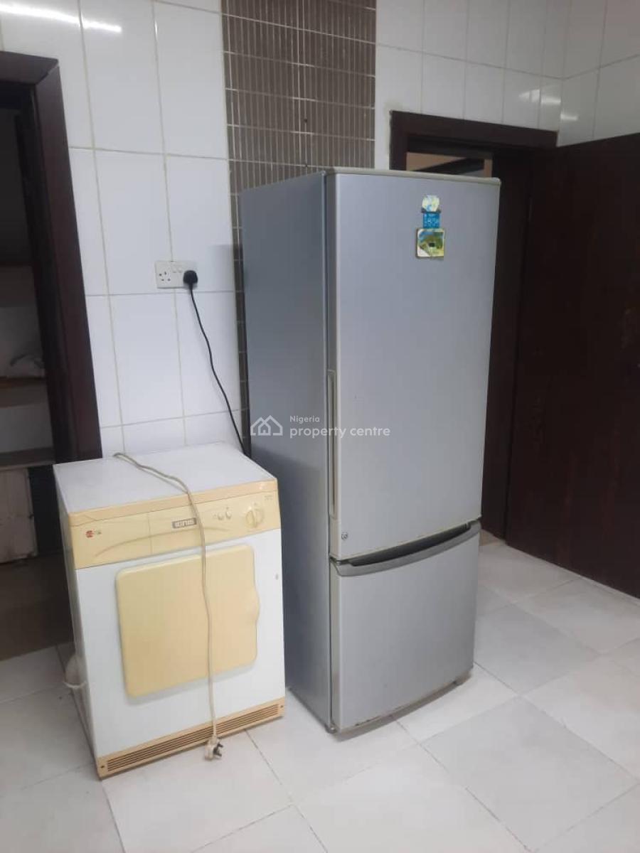 3 Bedroom Apartment with Bq, Gym, Swimming Pool & Childrens Play Area, Lekki Phase 1, Lekki, Lagos, Flat / Apartment for Rent