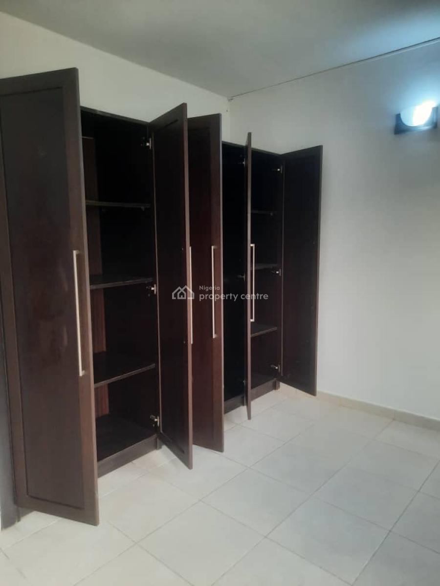 3 Bedroom Apartment with Bq, Gym, Swimming Pool & Childrens Play Area, Lekki Phase 1, Lekki, Lagos, Flat / Apartment for Rent