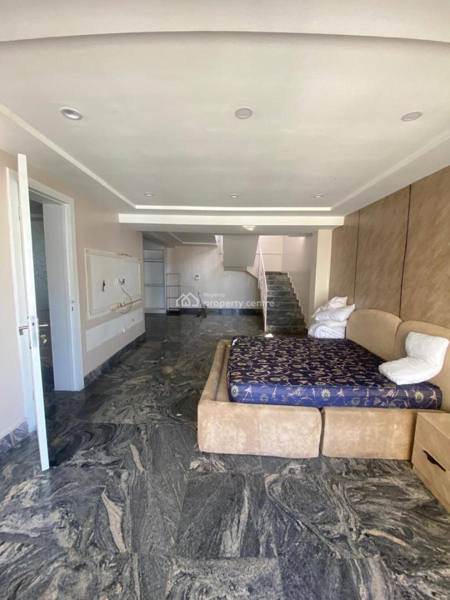 4 Bedrooms Penthouse Floor on 3rd Floor, Lekki Right, Lekki Phase 1, Lekki, Lagos, Flat / Apartment for Rent