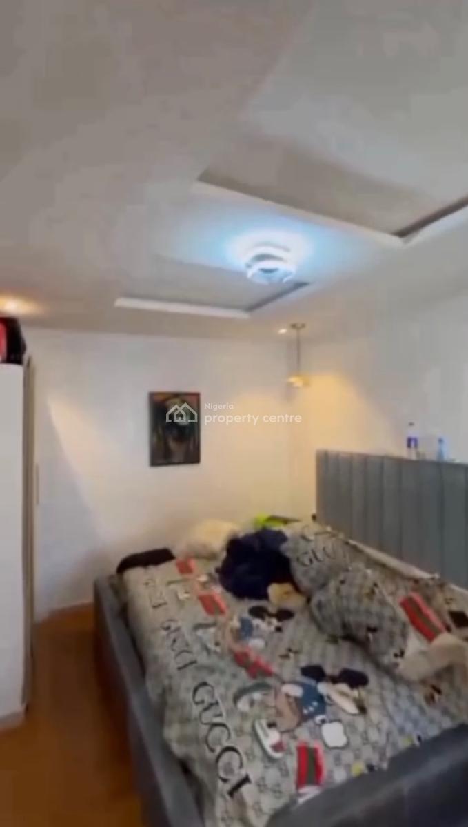 Standard  Unfurnished Mini Flat Upstairs, Off Admirality, Lekki Phase 1, Lekki, Lagos, Mini Flat (room and Parlour) for Rent