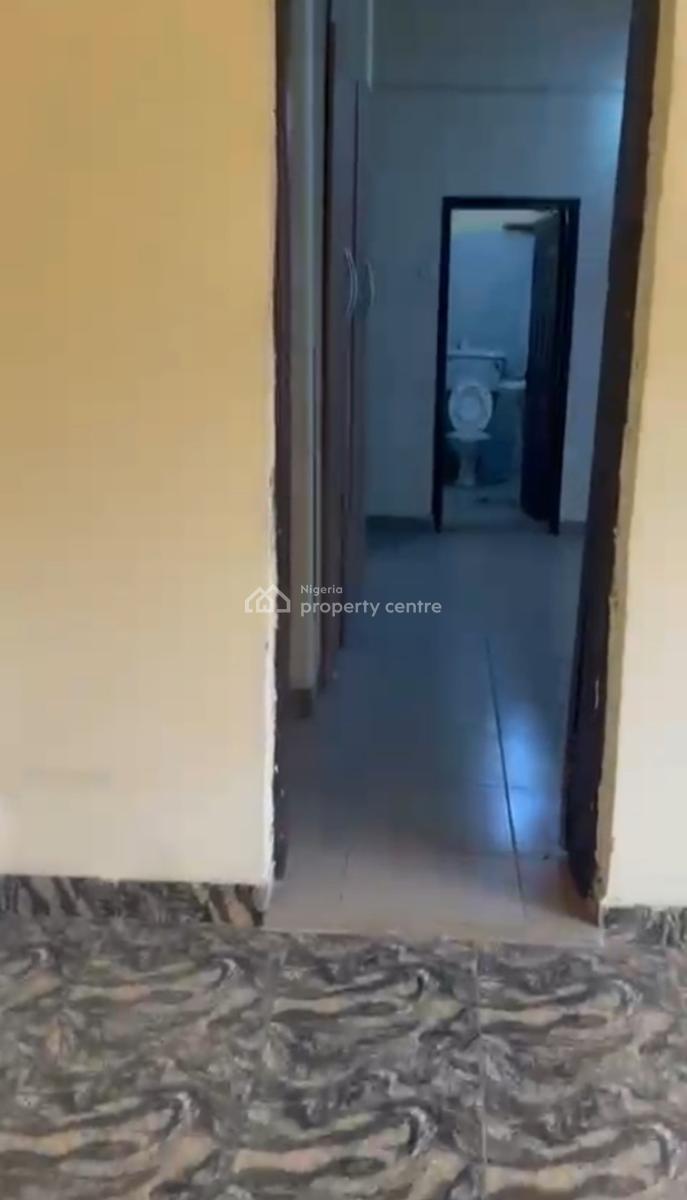 1bedroom Flat, Ground Floor,  Tarred Road, Area 1 Shopping Center, Garki, Abuja, Flat / Apartment for Rent