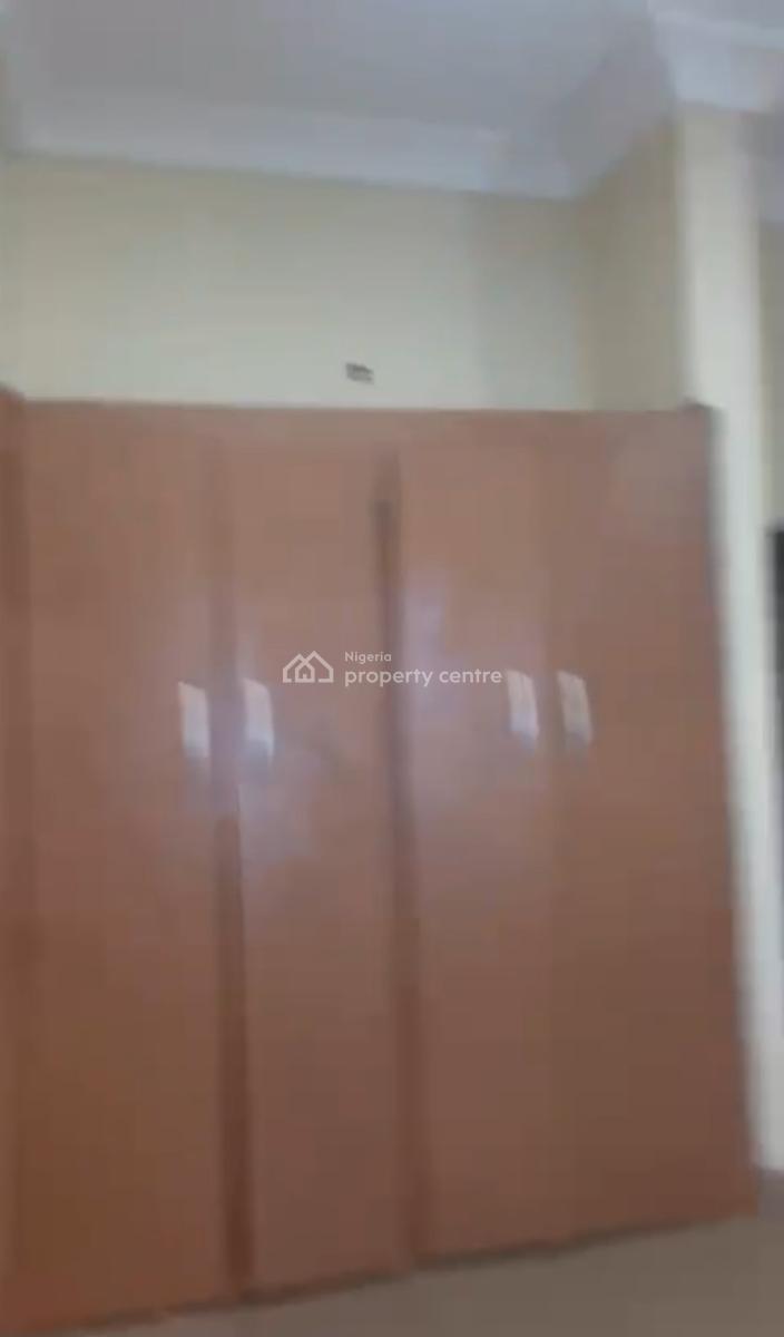 1bedroom Flat, Ground Floor,  Tarred Road, Area 1 Shopping Center, Garki, Abuja, Flat / Apartment for Rent