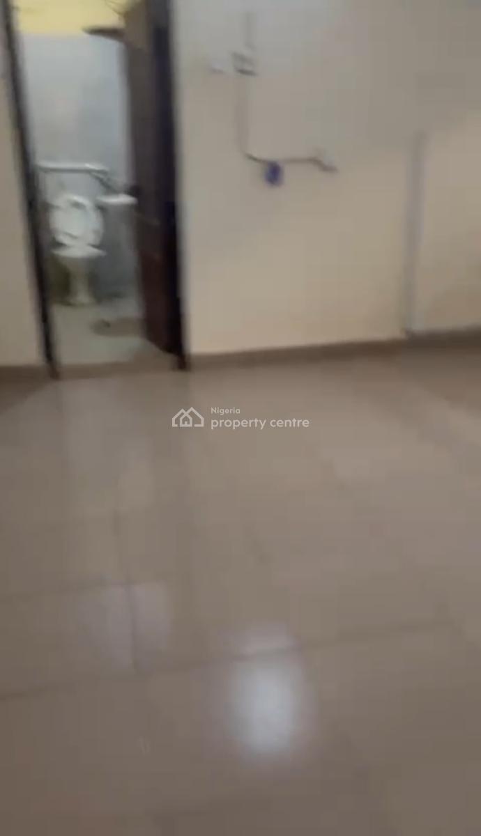 1bedroom Flat, Ground Floor,  Tarred Road, Area 1 Shopping Center, Garki, Abuja, Flat / Apartment for Rent
