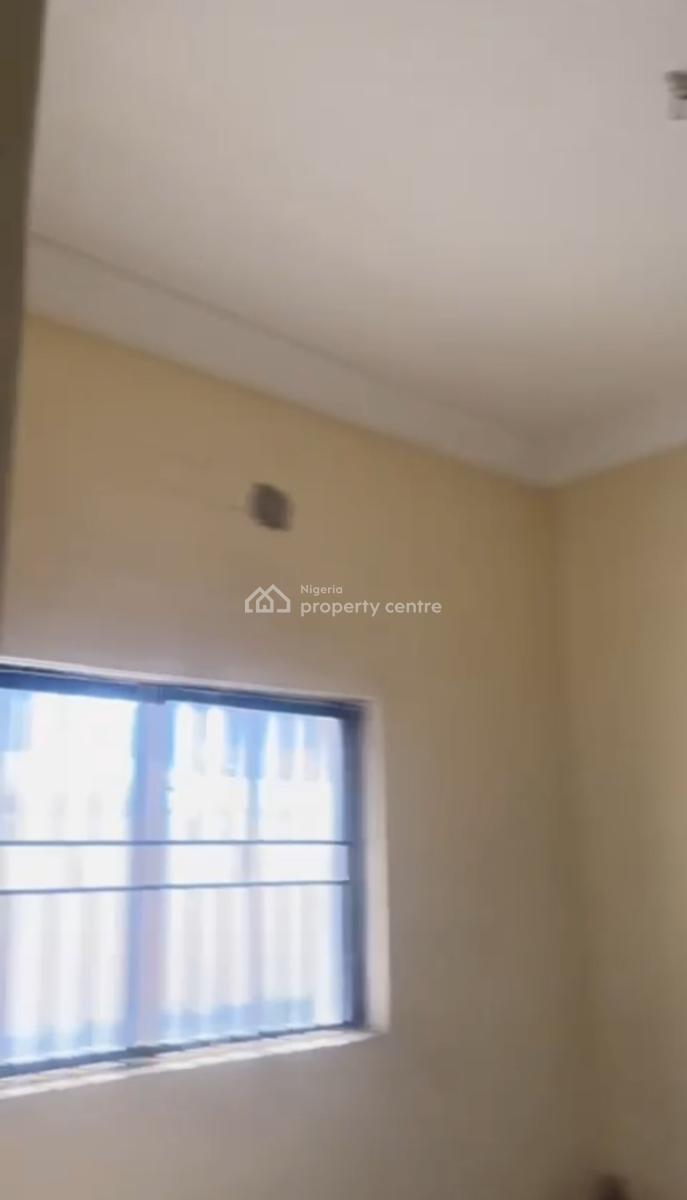 1bedroom Flat, Ground Floor,  Tarred Road, Area 1 Shopping Center, Garki, Abuja, Flat / Apartment for Rent