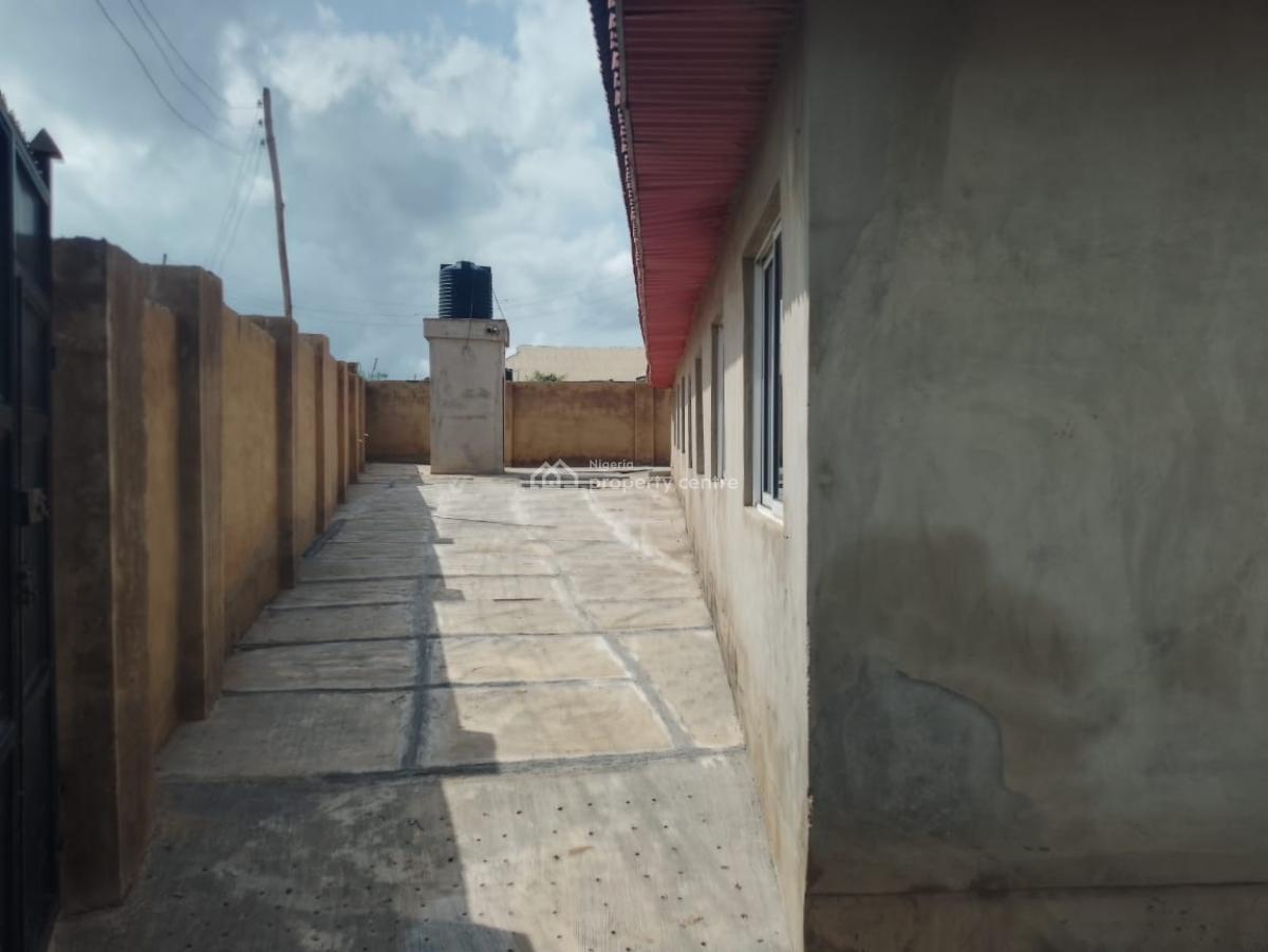 Newly Built Academic Facility Suited for a Secondary School, Peace Estate, Bolorunpelu, Oluwo, Egbeda, Oyo, School for Sale