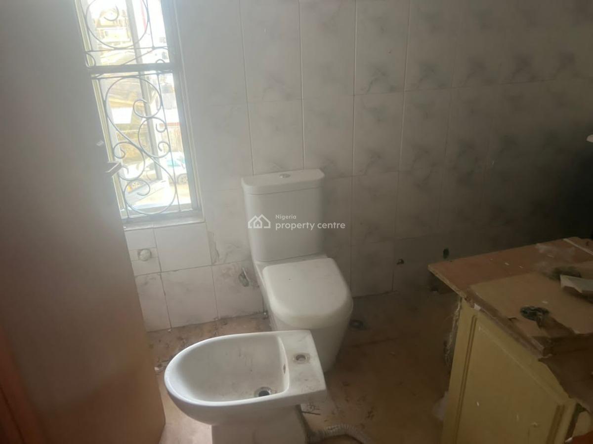 Well Renovated 4 Bedrooms Semi-detached Duplex with Bq, Victoria Island (vi), Lagos, Semi-detached Duplex for Rent