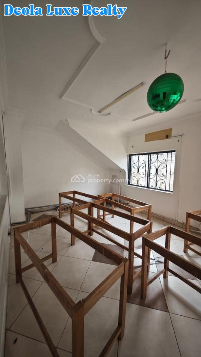 a Well Maintained 4 Bedrooms Semi Detached House, Close to Four Point Hotel, Oniru, Victoria Island (vi), Lagos, Detached Duplex for Rent