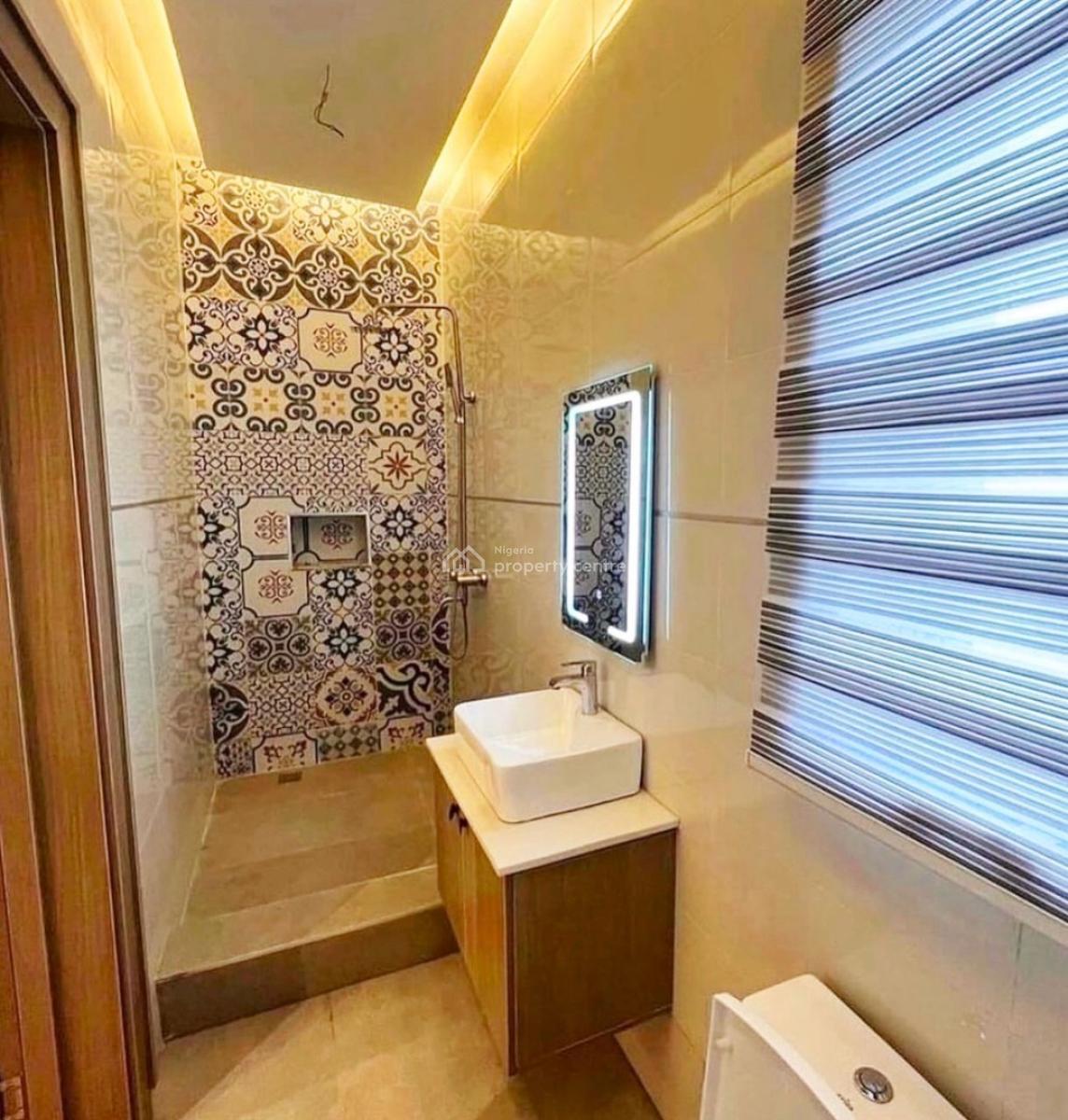Exquisite Furnished 3 Bedroom, Guzape, Guzape District, Abuja, Block of Flats for Sale
