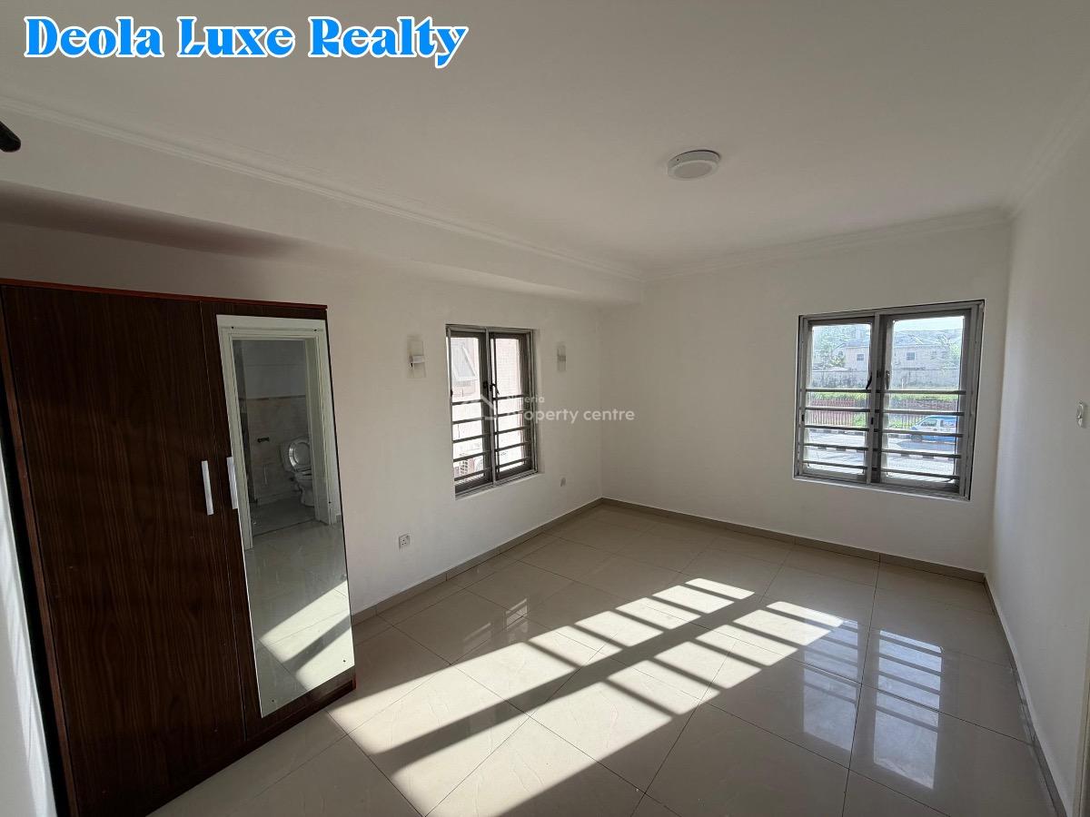 a Well Maintained 2 Bedroom with a Bq, Lekki Phase 1, Lekki, Lagos, Flat / Apartment for Rent