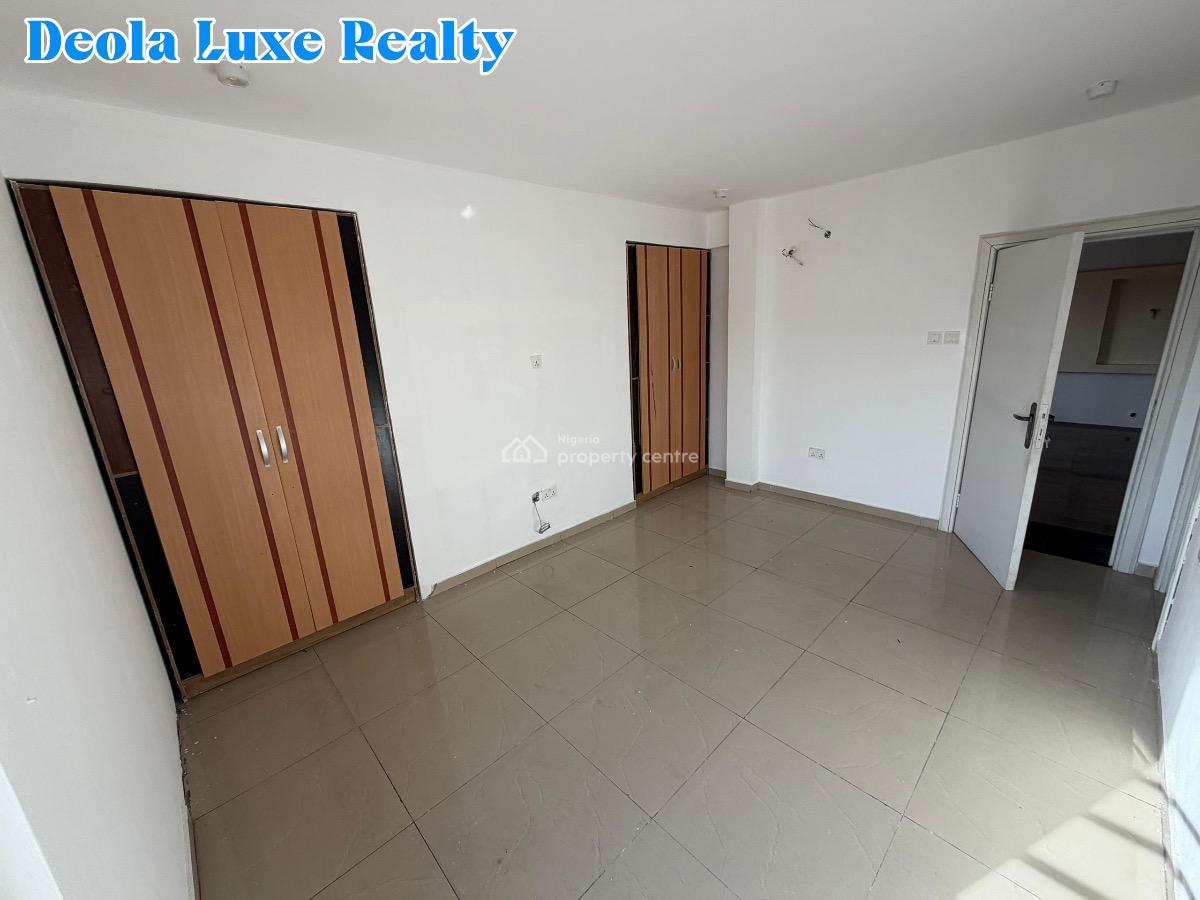 a Well Maintained 2 Bedroom with a Bq, Lekki Phase 1, Lekki, Lagos, Flat / Apartment for Rent