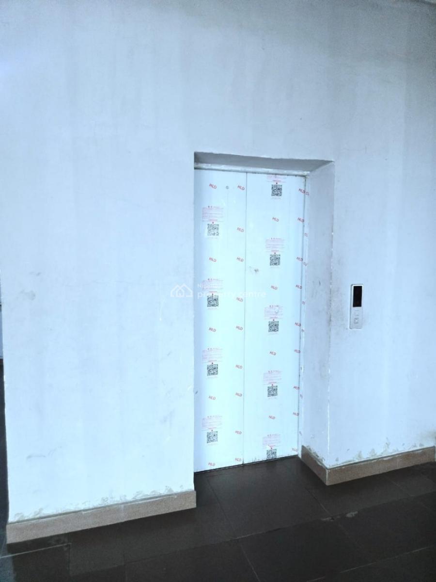 Massive Commercial Showroom, Lekki Phase 1, Lekki, Lagos, Shop for Rent