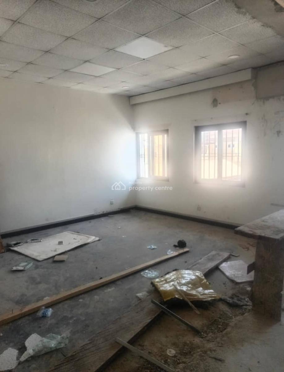 Neat ,upstairs Bq  Shop /office Space, Lekki Phase 1, Lekki, Lagos, Commercial Property for Rent