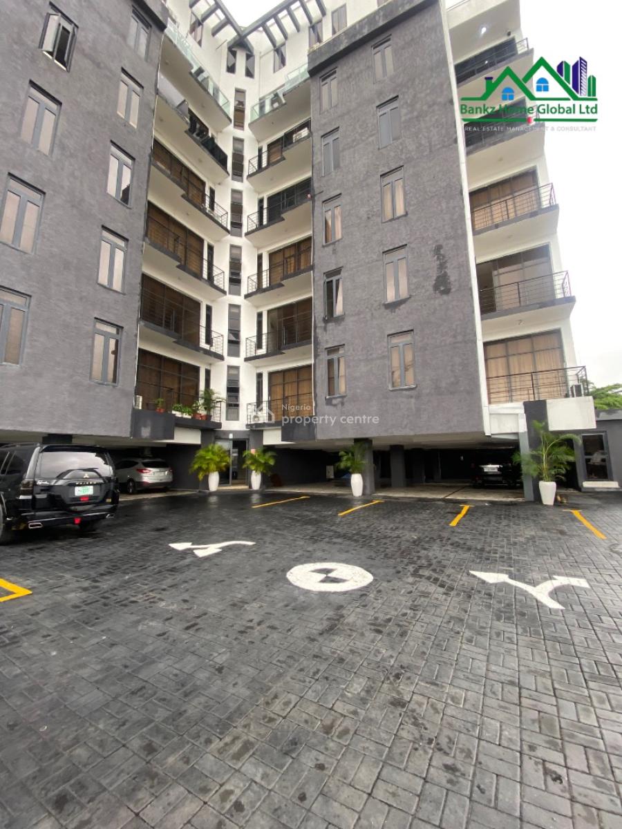Spacious 3 Bedroom Apartment with a Bq, Lekki Phase 1, Lekki, Lagos, Flat / Apartment for Rent