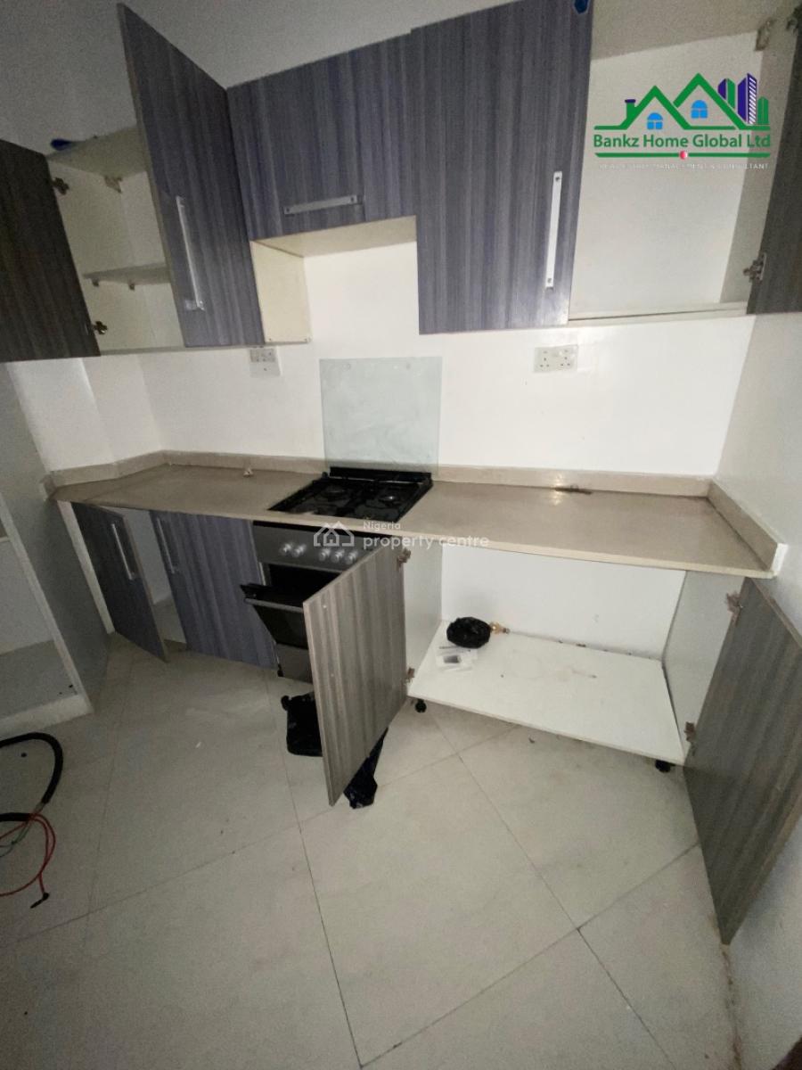 Spacious 3 Bedroom Apartment with a Bq, Lekki Phase 1, Lekki, Lagos, Flat / Apartment for Rent